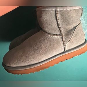 UGG, Size: US Women’s 8, Mint Blue Classic Mini ll